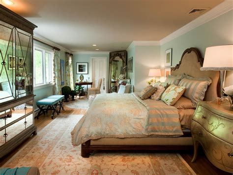 Are you a fan of feminine bedrooms and girly decorating? Sophisticated Feminine Bedroom Designs