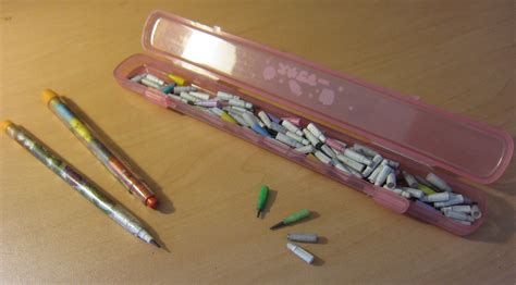 The little things (original title). 10 Things ALL 90s Kids Had In Their Pencil Cases