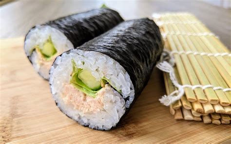 This Canned Tuna Sushi Recipe Is Also Called Lettuce Maki Sushi