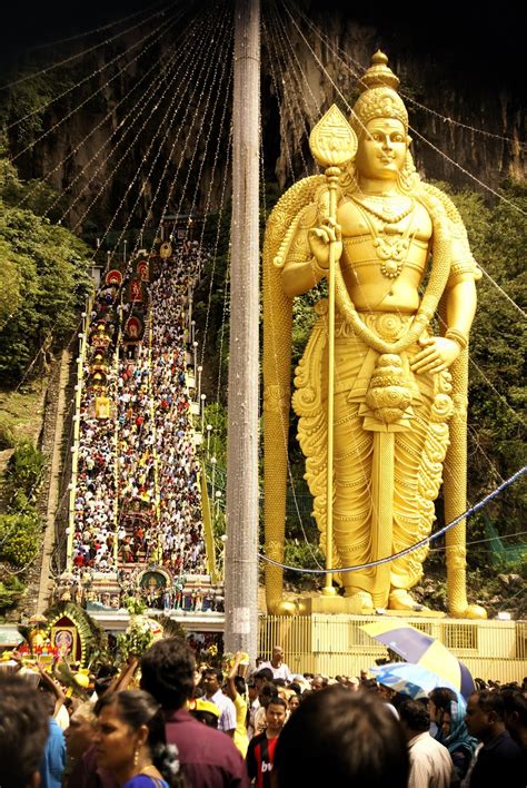 The temple has a main cave on climbing the 272 steps up which features temples and shrines. High Definition Photo And Wallpapers: malaysia murugan ...