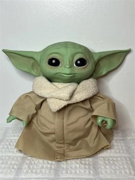 Star Wars Mandalorian The Child Grogu Baby Yoda Plush Doll Toy Hasbro