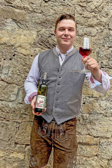 Sommerhausen Bekommt Ersten Weinprinzen Seiner Geschichte Noch Nie