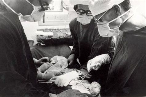 En 1954 Efectuo El Primer Transplante De Riñon Entre Seres Humanos Humanidad Riñones