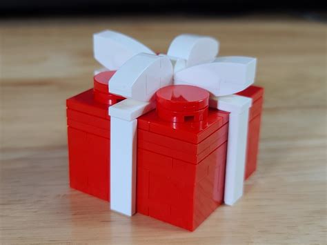 Instructions To Build A Wrapped Lego Present Box Bricknerd All