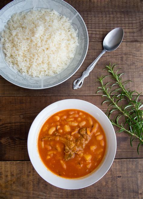 A Healthy Middle Eastern Classic White Beans With Meat Cooked In