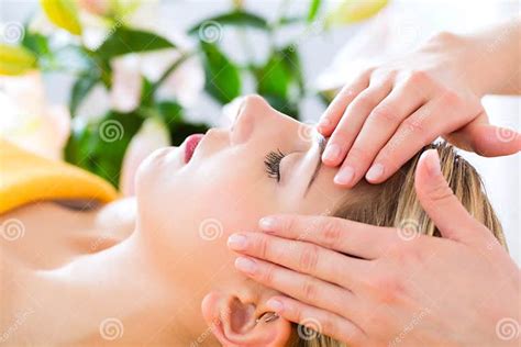 Wellness Woman Getting Head Massage In Spa Stock Image Image Of Wellness Massage 32787779