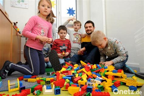Michaela huber ist psychologische psychotherapeutin, supervisorin und ausbilderin in traumabehandlung. Als Mann im Kindergarten "der Exot im Garten der Frau" | Onetz