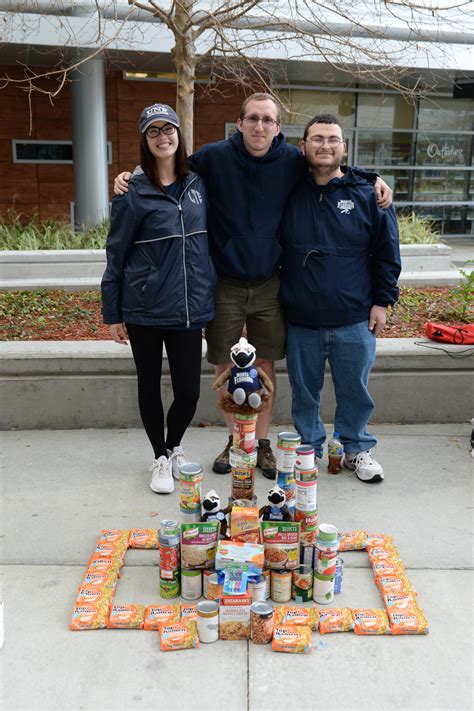 Unf Holds Food Fort Competition To Benefit Lend A Wing Pantry The