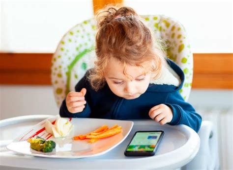 Enséñales A Tus Hijos A Comer Sin El Móvil O La Tablet Etapa Infantil