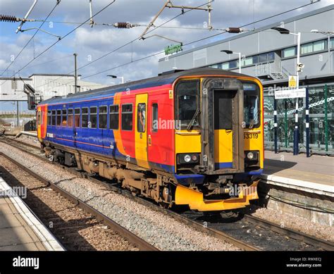 East Midlands Trains 153 Clase única Unidad Automotor Diésel Espera En