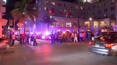 Officer Hospitalized Suspect Dead After Miami Beach Stabbing Shooting