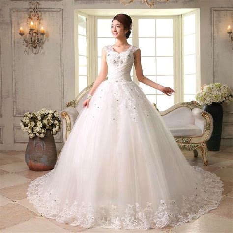 2014 New Arrival Luxury Sweetheart Applique Tulle Bridal Ball Gown Crystal Beaded A Line