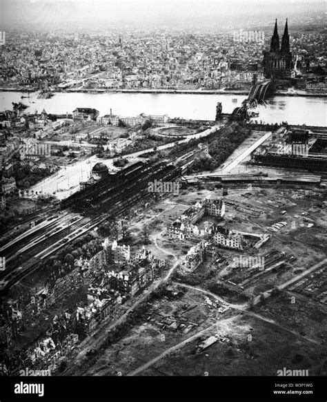 Cologne Aerial View 1945 Stock Photo Alamy