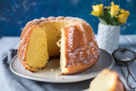 Gelatine in kaltem wasser ca. Schneller Zitronenkuchen mit Joghurt | Saftig & fluffig!