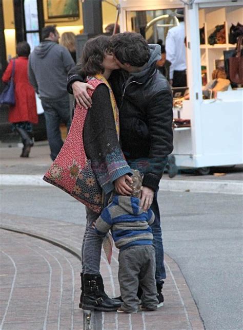 Marion Cotillard And Guillaume Canet Kissing At The Grove While Out