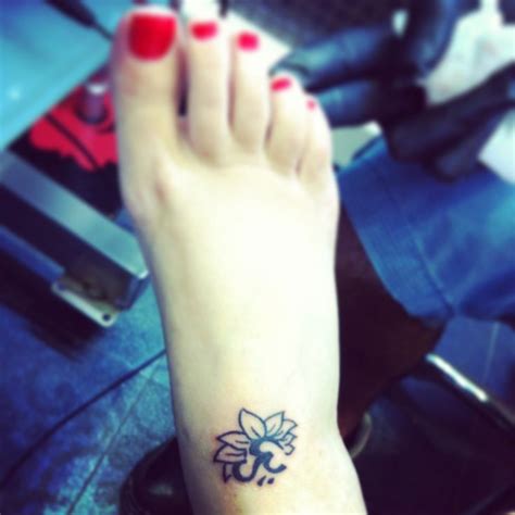 Although the size can be bigger according to your preference. My tattoo om in a lotus flower. | Ink | Pinterest