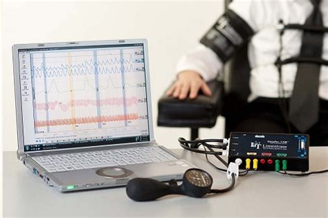 Generalmente registra las variaciones de la presión arterial, el ritmo cardíaco. UTILIZAÇÃO DO DETECTOR DE MENTIRAS COMO PROVA NO PROCESSO ...