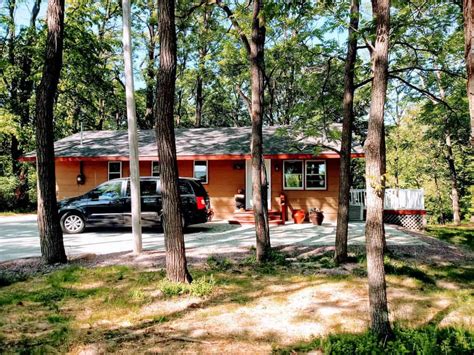 Adjoining bear paw and knotts berry pines, so if needed you could rent all the places for larger gatherings. 12 Best Cabin Rentals Near Wisconsin Dells, WI