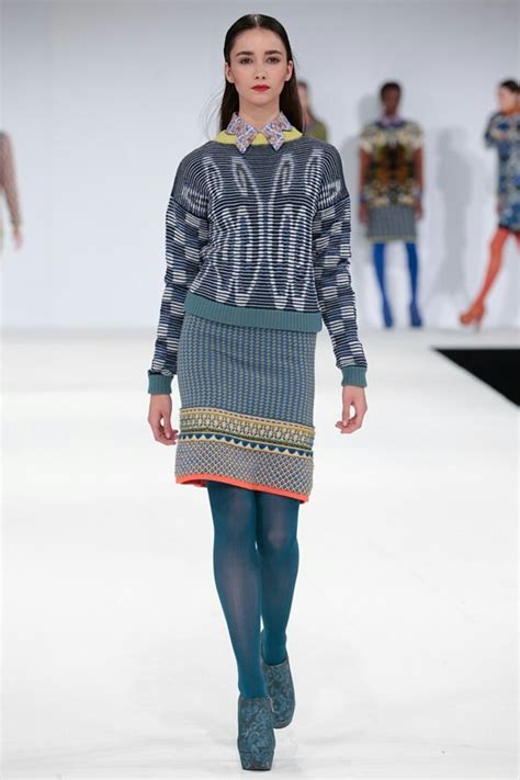 Thea Saunders Ba Fashion Knitwear Design Ntu 2013 Vestiti Maglia