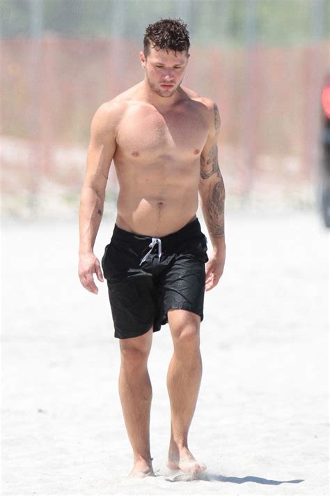Ryan Phillippe Walks Shirtless Around The Beach Dripping Wet Showing His Abs And Incredible