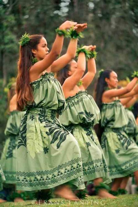 Gorgeous Dresses Gorgeous Dance Hawaiian Woman Polynesian Dance Hawaiian Dancers