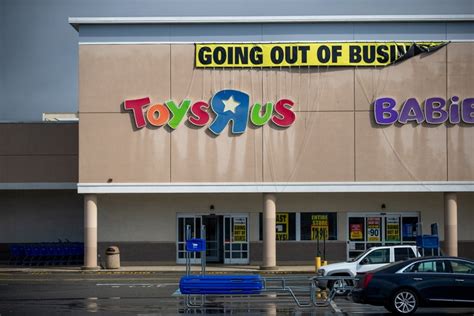 For decades, toys r us was not only one of the top toy retailers in the united states, it was one of the top retailers period. Can the Deal to Compensate Toys R Us Workers Be Replicated ...