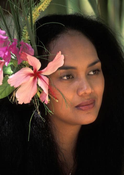 welcome to the islands of tahiti credit lam nguyen polynesian girls tahiti hawaiian girls