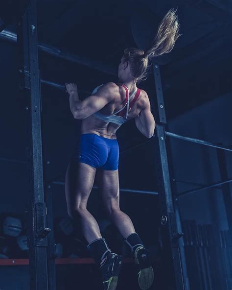 Two Time Crossfit Games Champ Icelandannie Crossfit Body Crossfit