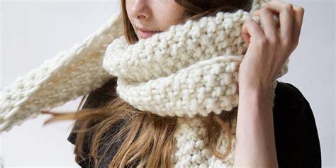 Phildar vous offre une sélection de modèles tricot gratuits pour tricoteuses débutantes et confirmées. modele d'echarpe a tricoter soi meme