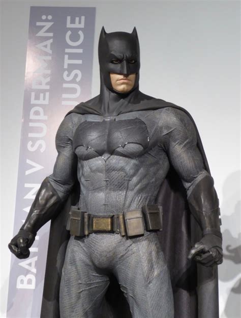 Justice league's ben affleck is ready to rumble in this badass new photo of batman's tactical suit. Hollywood Movie Costumes and Props: Wonder Woman, Batman ...