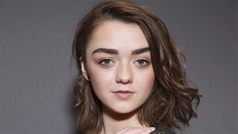 1360x768 Cute Maisie Williams Photoshoot Desktop Laptop Hd Wallpaper