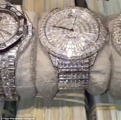 Es ist jede schweizer mayweather uhr dauerhaft bei amazon.de auf lager und gleich bestellbar. Floyd Mayweather takes a swing his 'haters' in Instagram ...
