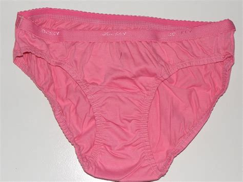 Man Wakes Up From Colonoscopy Wearing Pink Panties