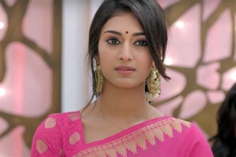 Erica Fernandes Aka Sonakshi From Kuch Rang Is Here To Style You Up India Forums