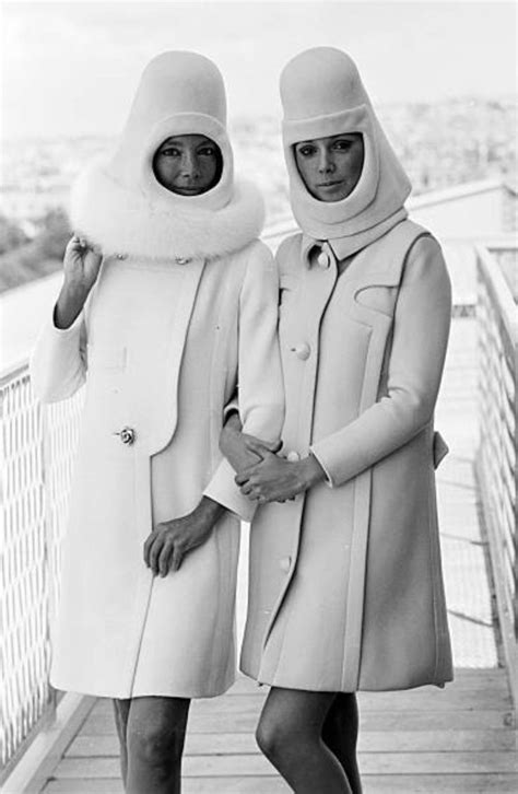 Collection Haute Couture Automne Hiver 1966 67 In 2021 Pierre