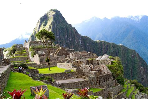 The machu picchu archaeological complex is located in the department of cusco. Machu-Picchu-Peru-4 - Las Mil Millas