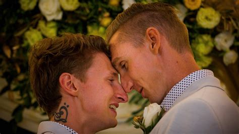 Australia Same Sex Marriage Midnight Vows Mark Historic Day Bbc News