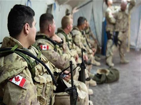 الجيش الكندي يفقد الاتصال مع مروحية تابعة له في البحر الأيون مصراوى