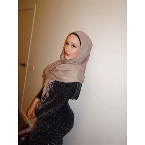 Hot Paki Arab Desi Hijab Babes Photo