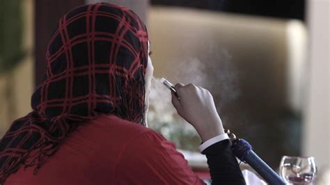 Hamas Bans Women From Smoking Water Pipes In Cafes Ctv News