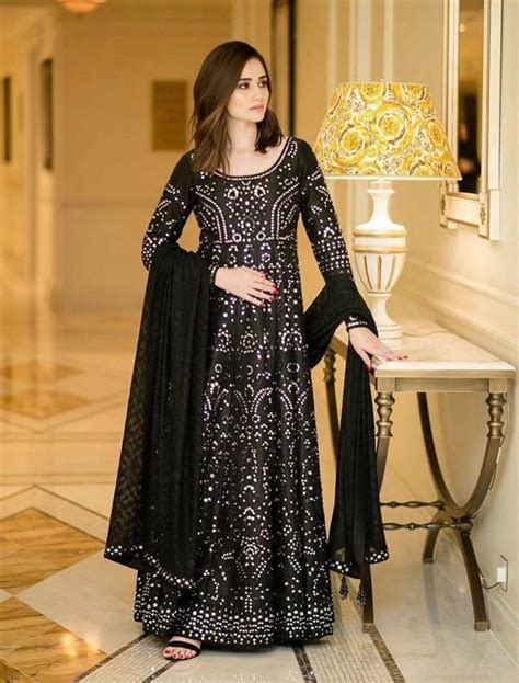 Black Dress Ideas For Pakistani Girls 2023 Top Designs