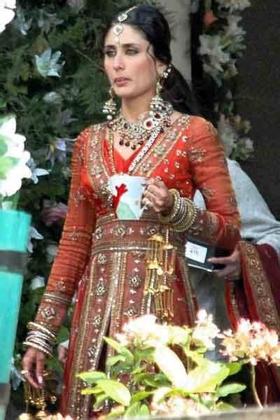 Pin By On Just My Favourites Kareena Kapoor Wedding Dress Indian Bridal Outfits Indian