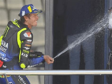 Valentino rossi and petronas srt yamaha are moving closer towards an agreement that will see the italian race with the satellite team for the 2021 motogp world championship. Valentino Rossi Tak Akan Sesali Lanjutkan Karier dengan ...