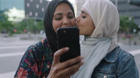 12 Types Of Kisses Arab Women Do Life In Saudi Arabia