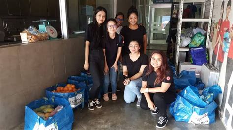 So instead of boozing in pubs and wasting time at discos, they've decided to put their energy and efforts to contribute to a better society. Why I Conceived of Kechara Soup Kitchen or KSK | Soup ...