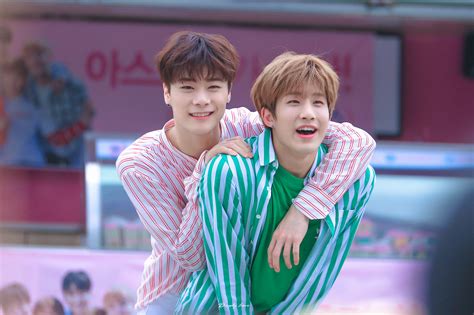 hq] 170701 show music core mini fanmeeting © deeply loveღ do not edit the photo and crop the
