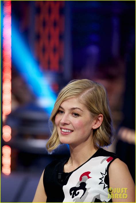 Photo Rosamund Pike What We Did Holiday Promo 14 Photo 3359539