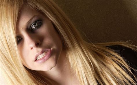 Download Wallpapersfree Avril Lavigne 20 Hd Wallpapers Collection