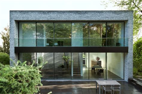 Weiter an die regeln halten. Wohnhaus Am Hang | Architecture, House styles, Container house
