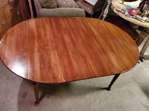 This is a lovely use of a small space that isn't too overwhelming or overpowering. Henkel Harris Solid Cherry Kitchen Table - Nice Table ...